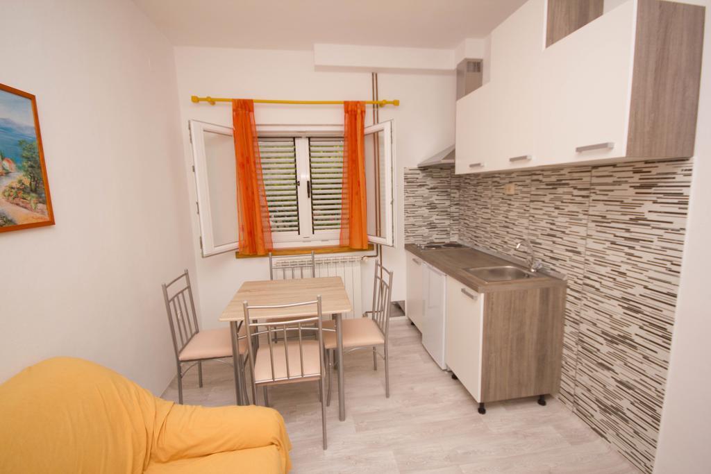 Apartments Mornar Poljica  エクステリア 写真