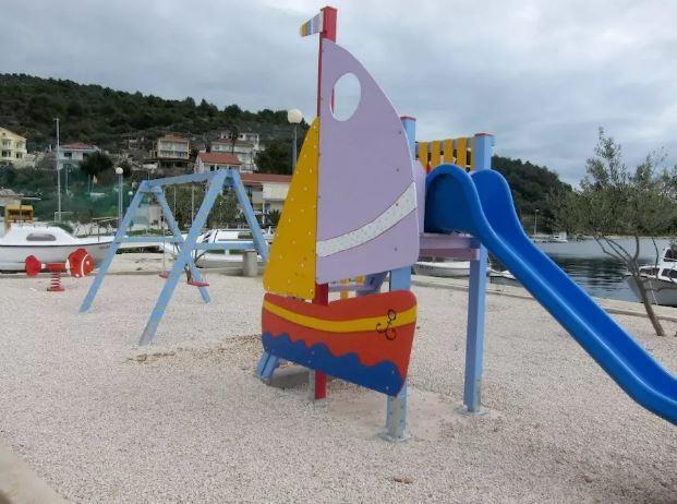 Apartments Mornar Poljica  エクステリア 写真